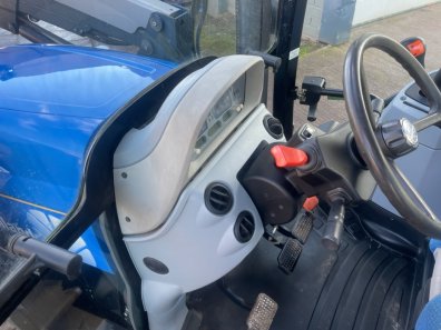 New Holland T6030 Plus