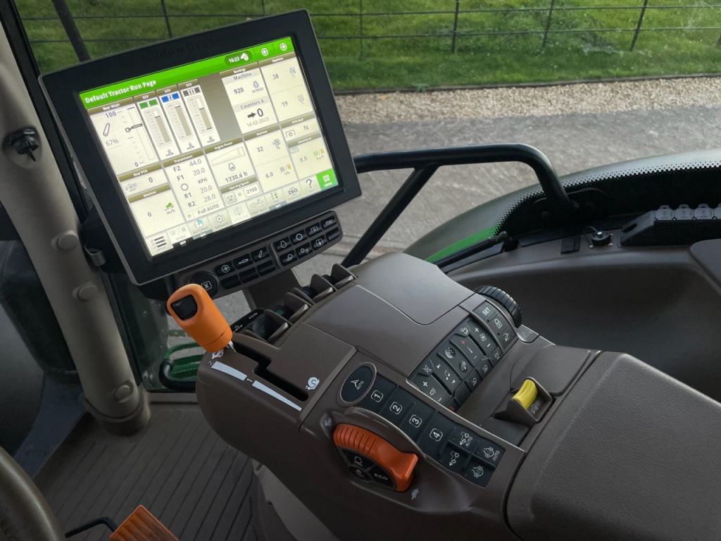 John Deere 6155R