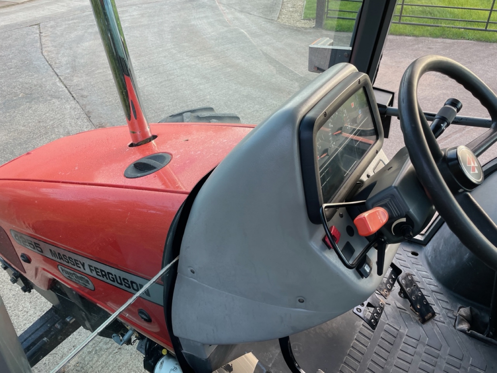 Massey Ferguson 4255