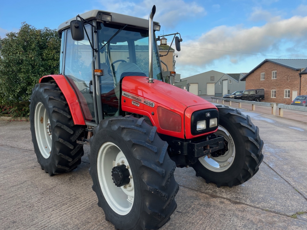 Massey Ferguson 4255