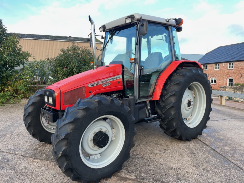 Massey Ferguson 4255