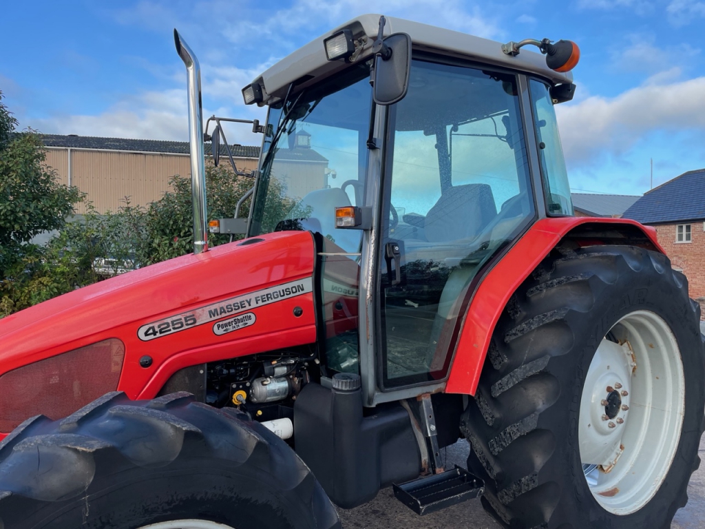 Massey Ferguson 4255