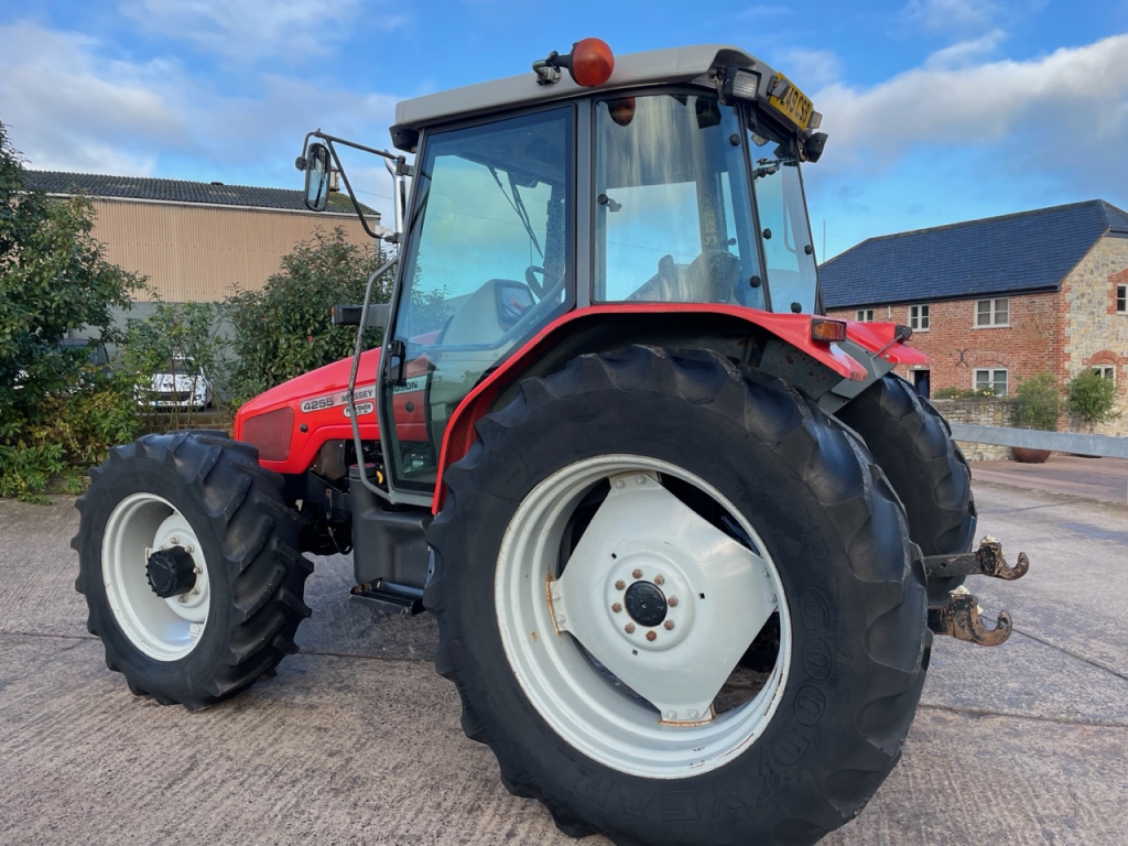 Massey Ferguson 4255