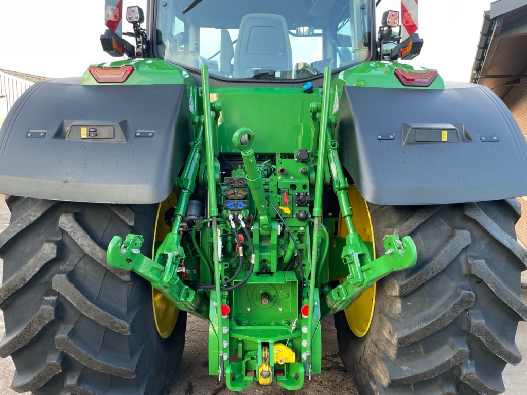 John Deere 7R 310