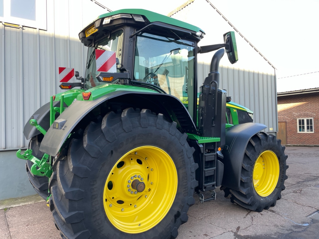 John Deere 7R 310