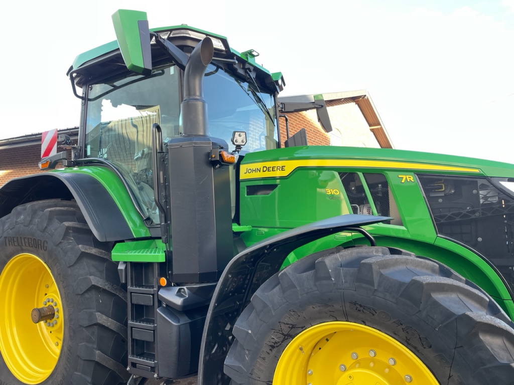 John Deere 7R 310