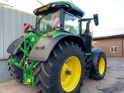 John Deere 7R 310