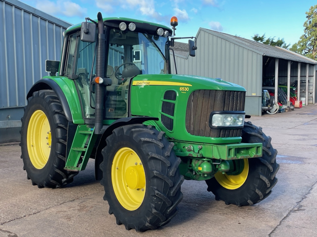 John Deere 6530