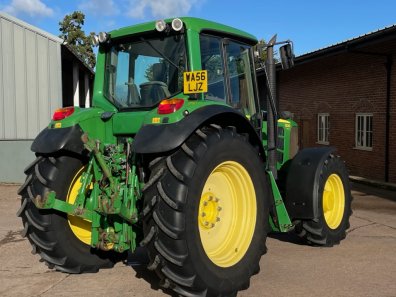 John Deere 6530