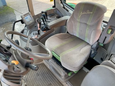 John Deere 6530