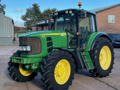 John Deere 6530