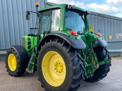 John Deere 6530