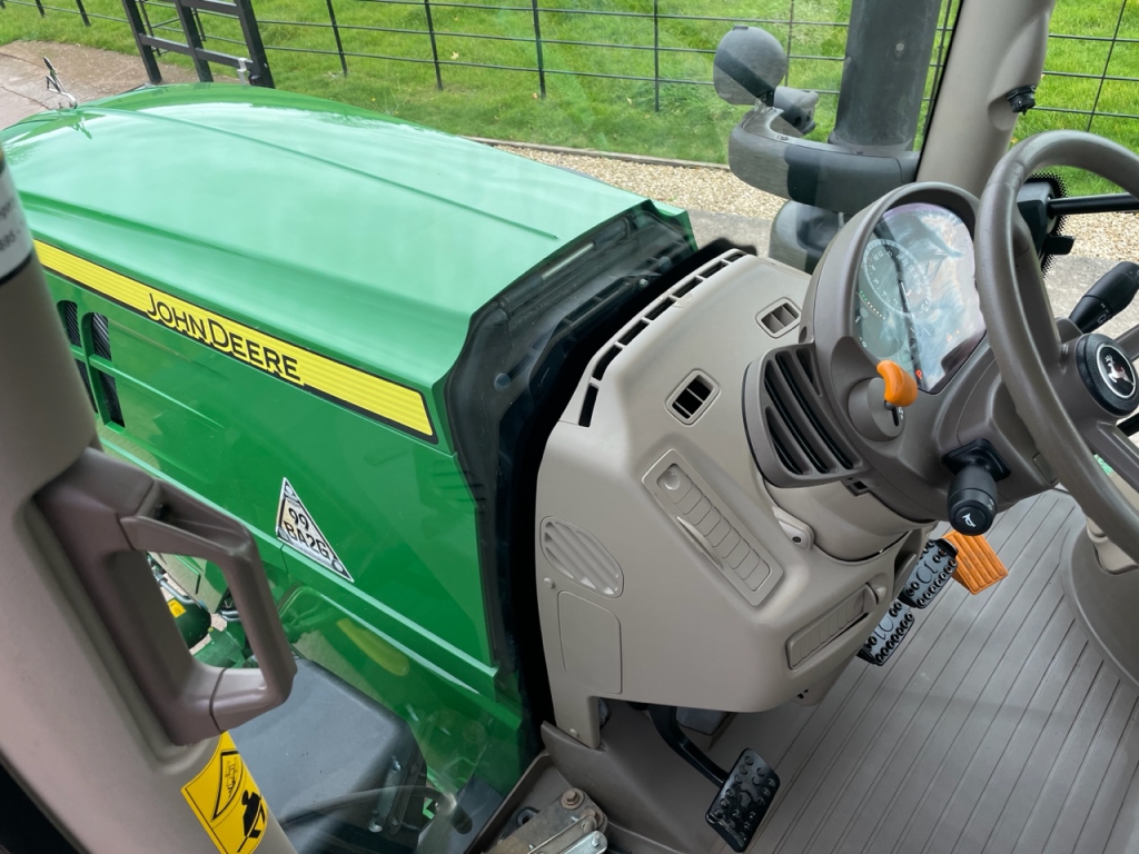 John Deere 6215R Ultimate