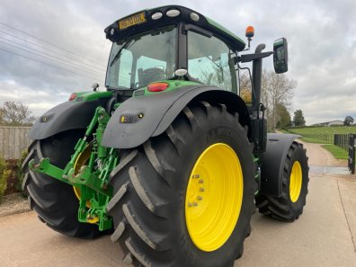John Deere 6215R Ultimate