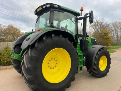 John Deere 6215R Ultimate