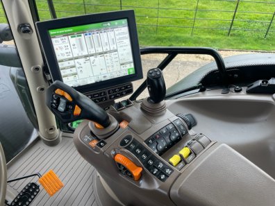 John Deere 6215R Ultimate