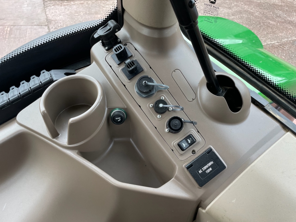 John Deere 6155R
