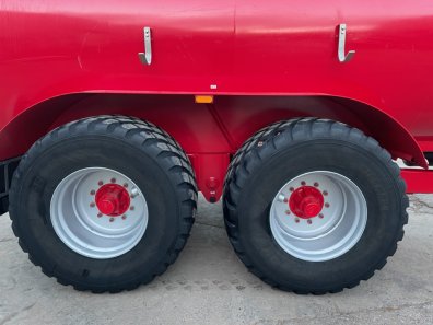 Redrock 3500 Gallon tanker