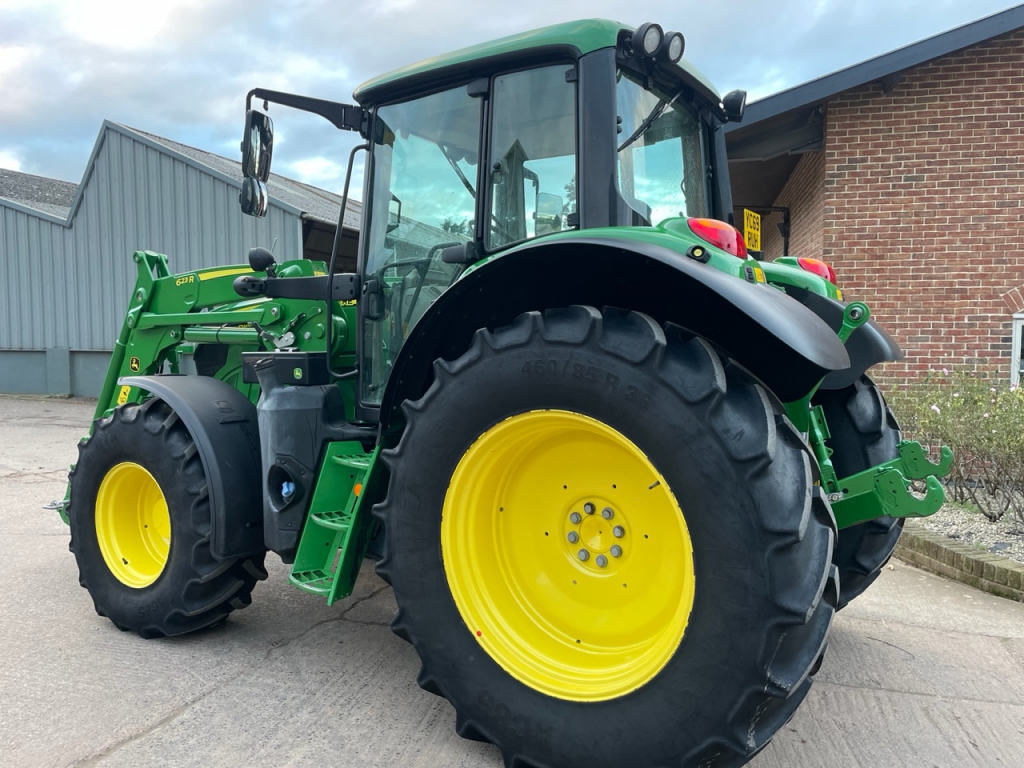 John Deere 6120M