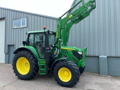 John Deere 6120M