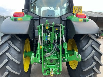John Deere 6120M