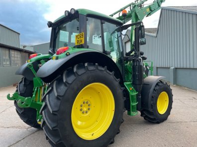 John Deere 6120M