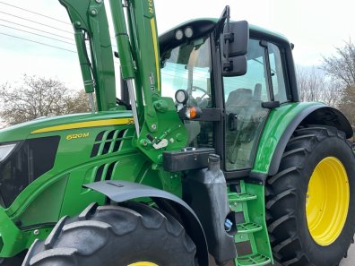 John Deere 6120M