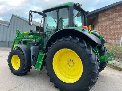 John Deere 6120M