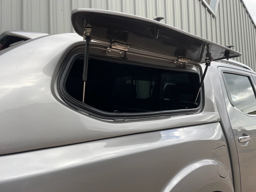 Nissan Navara Tekna 2.3 Diesel