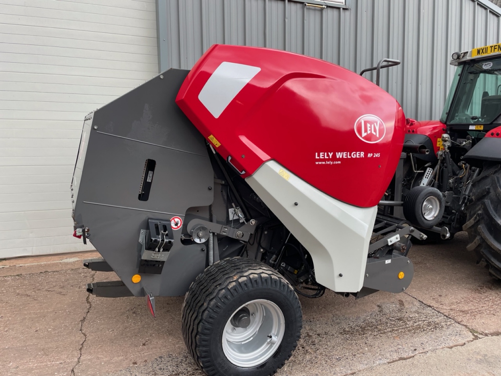 Lely Wenger RP 245 baler