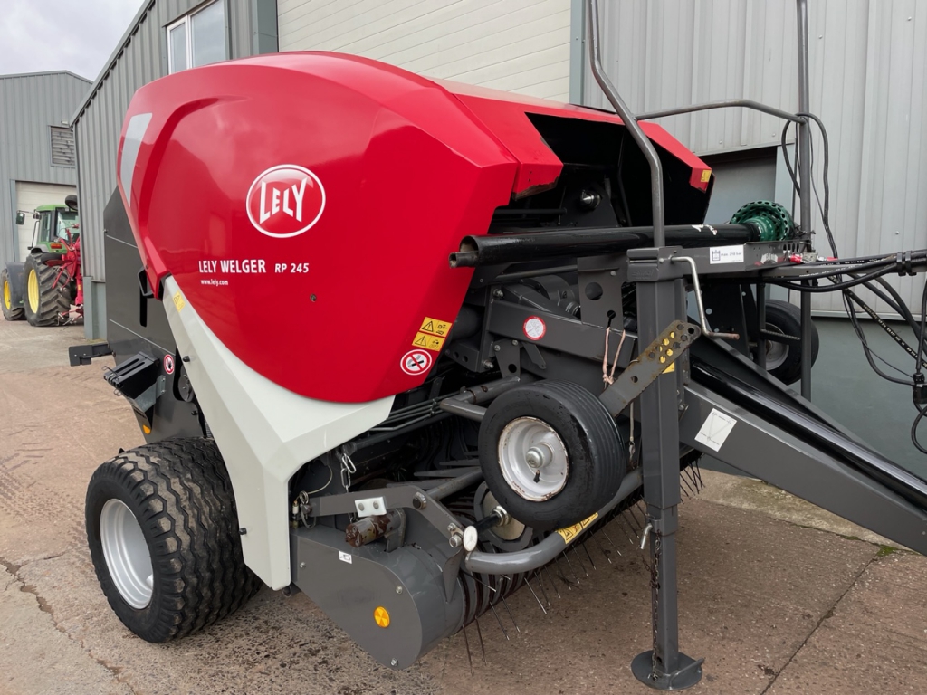 Lely Wenger RP 245 baler