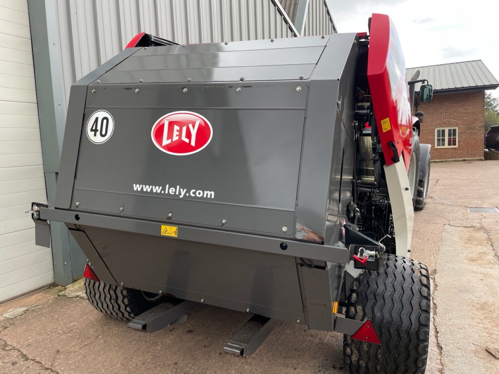Lely Wenger RP 245 baler