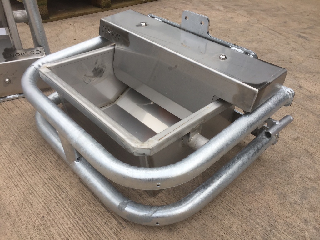 Condon Engineering super stainless tip-over drinker