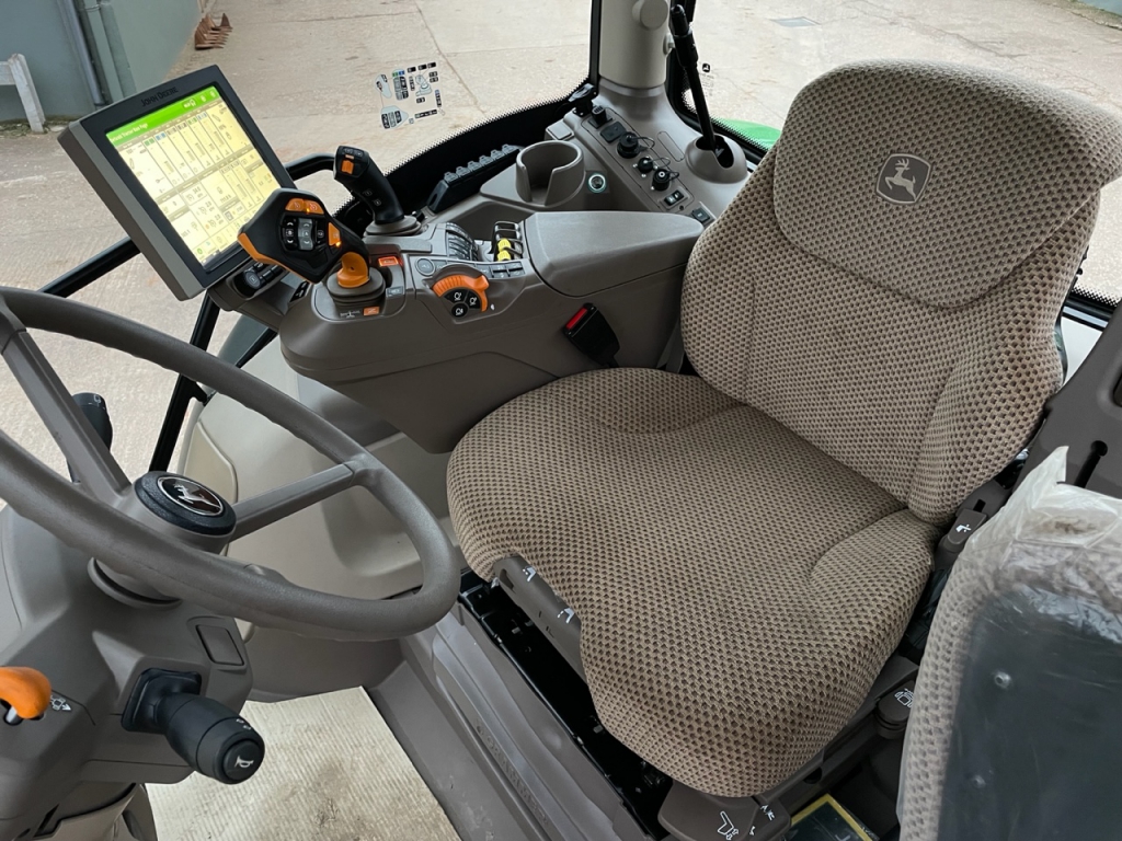 John Deere 6R185