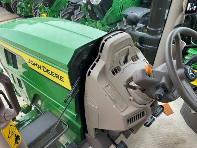 John Deere 6R185