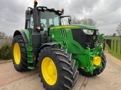 John Deere 6195M
