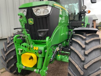 John Deere 6195M