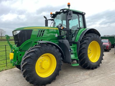 John Deere 6195M
