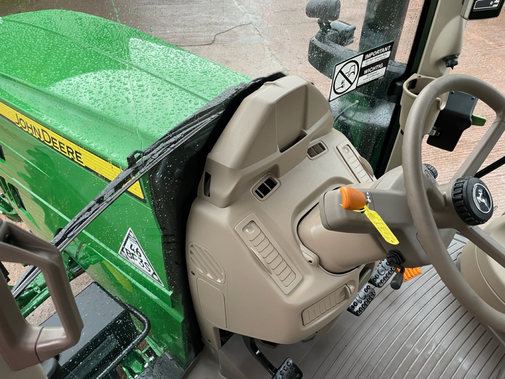 John Deere 6155M