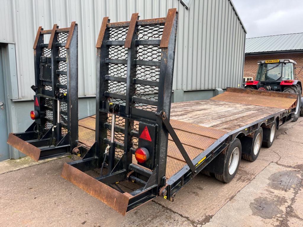 NC 20 Ton tri-axle low loader