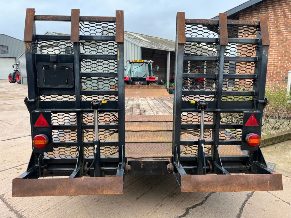 NC 20 Ton tri-axle low loader