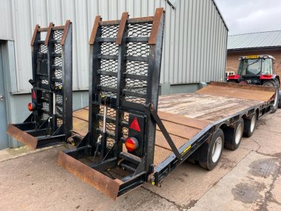 NC 20 Ton tri-axle low loader