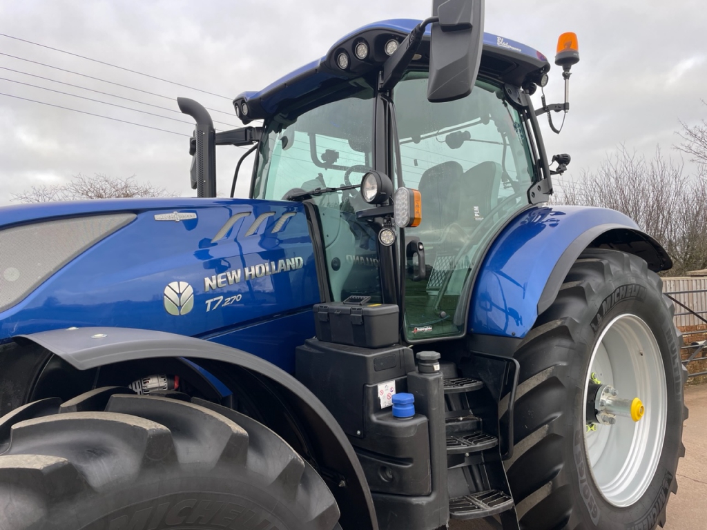 New Holland T7.270