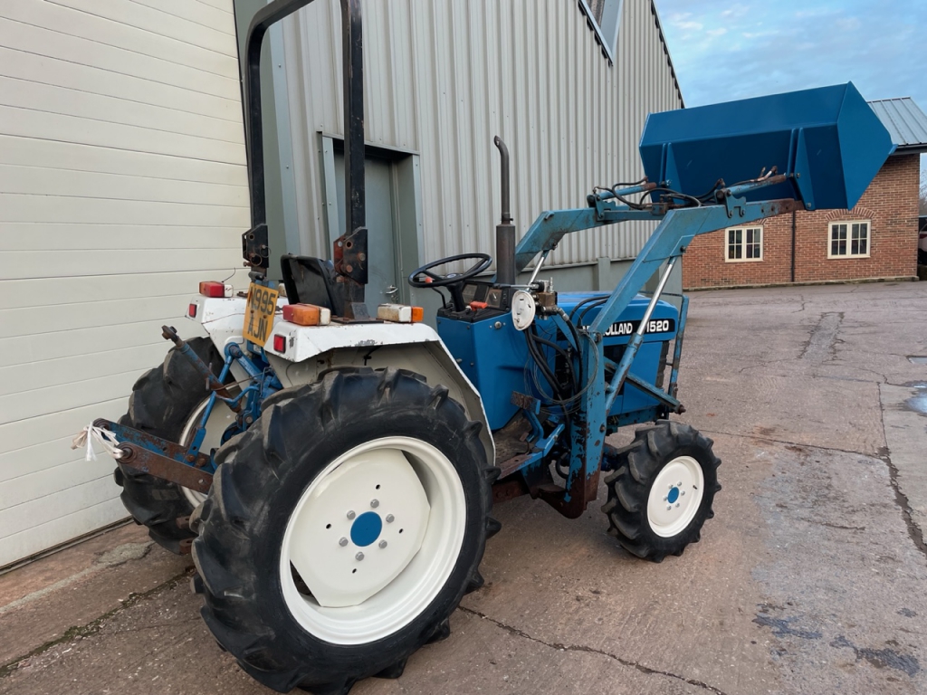 New Holland 1520