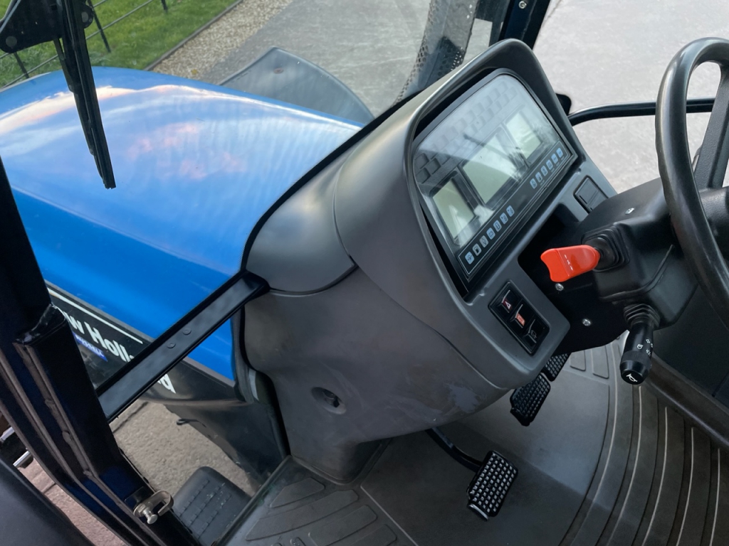 New Holland TM 120