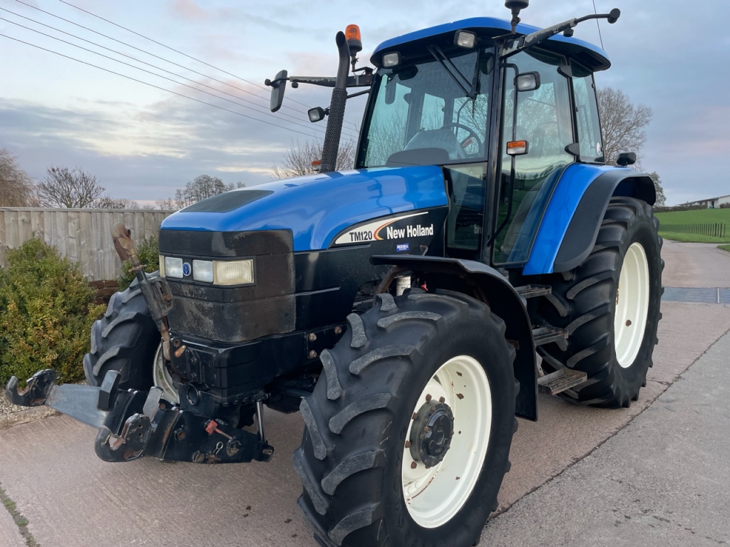 New Holland TM 120