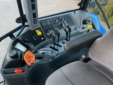 New Holland TM 120