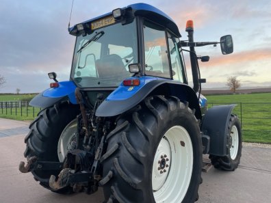 New Holland TM 120