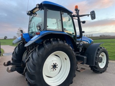 New Holland TM 120