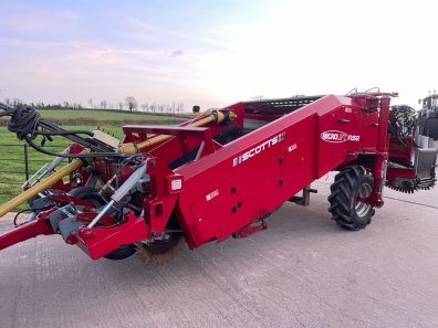 Scotts Micro Lift RS2 potato windrower